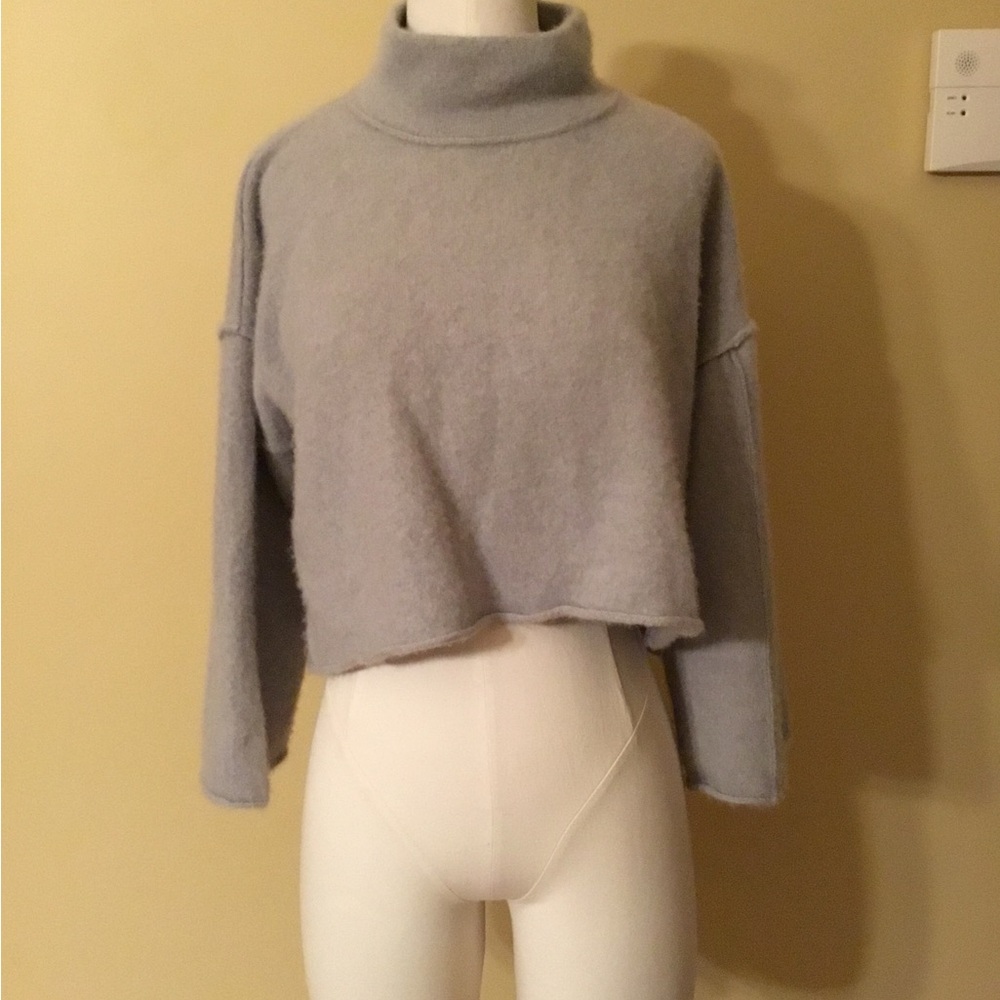 Free People sexy soft cropped cashmere sweater